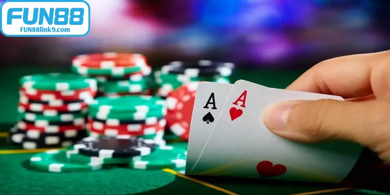 Luật chơi bài poker cực đơn giản và dễ hiểu cho người mới 